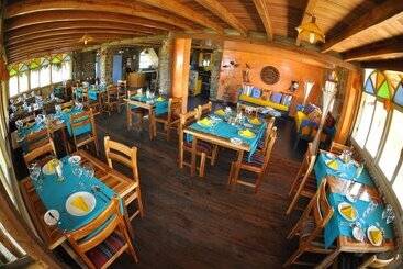 هتل Azuluna Ecolodge