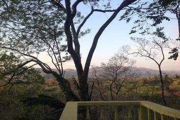 هتل Nosara Sunrise Bed And Breakfast
