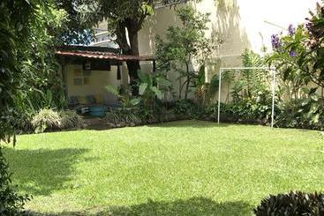 Mi Casa Hostel