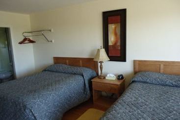 Anchor Motel And Suites