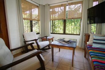 민박 Casa Buenavista   Adults Only