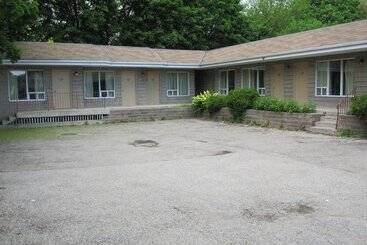 Clarkson Village Motel