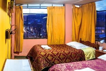 هتل Hostal Virgen De Las Nieves