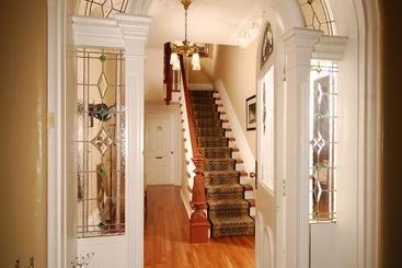 Отель Legacy House