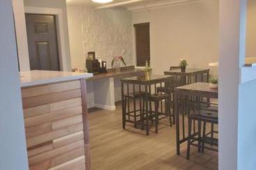 هتل Travelodge By Wyndham Surrey