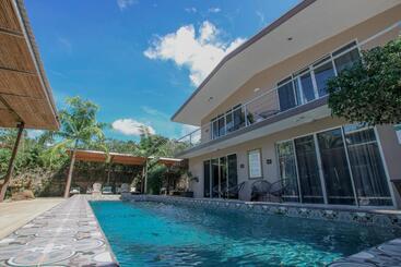 فندق Tamarindo Bay Suites Self Check In, Adults Only