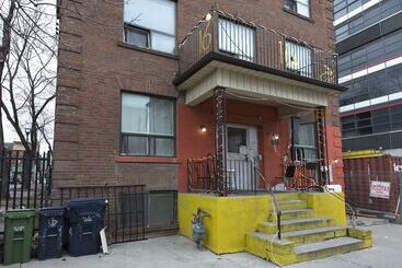 בית מלון כפרי University Apartment   Campus Accommodation