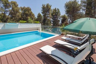 هتل Villa Fani