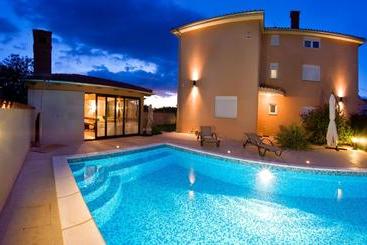 فندق Villa Mihaela