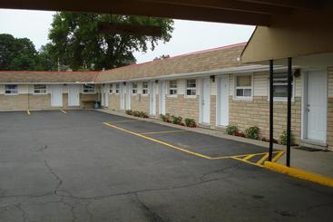 Eastcourt Motel
