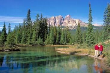 Отель Hi Castle Mountain Hostel