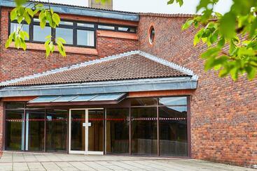 בית מלון כפרי Yarnfield Park Training And Conference Centre