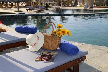 Sandunes Beach Resort & Spa