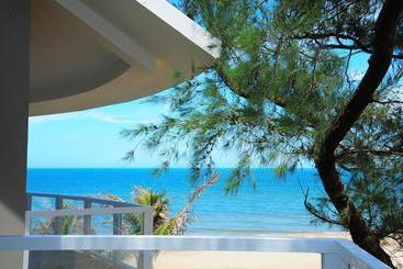 Sandunes Beach Resort & Spa