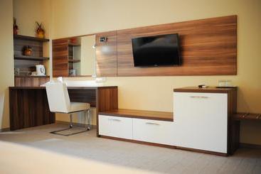 تختخواب و صبحانه Bruxelles Guesthouse Craiova