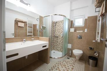 تختخواب و صبحانه Bruxelles Guesthouse Craiova
