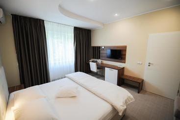 تختخواب و صبحانه Bruxelles Guesthouse Craiova