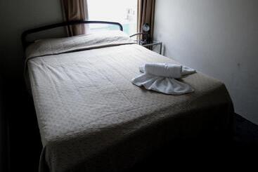 فندق Big Backpackers Hostel