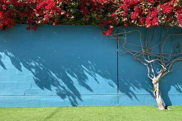 فندق Holiday Suites