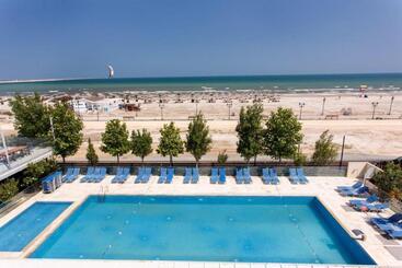 בית מלון כפרי Nautic Luxury Club