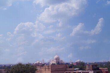 هتل Optimum Sheela Inn @ Taj