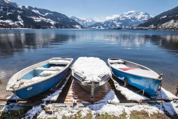 هتل Ski And Golf Resort Zell Am See