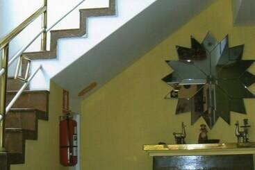 Общежитие Hostal Turístico Eiffel