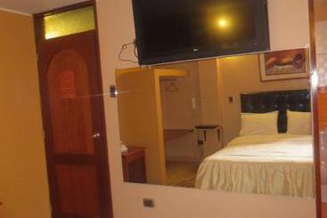 هتل Amanecer Inn