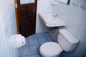 فندق Jorge Chavez