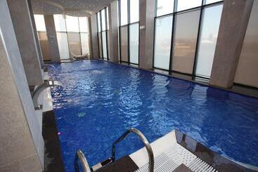 فندق Malak Regency