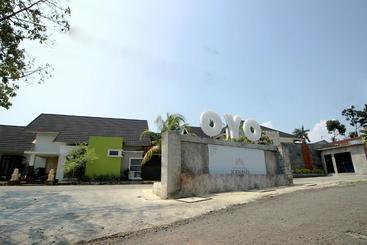 هتل Oyo 680 Grhadika Jodipati