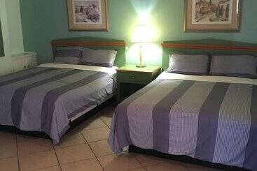 هتل Sandpiper Springs Spa & Retreat