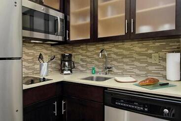 Отель Staybridge Suites Odessa Interstate Hwy 20, An Ihg