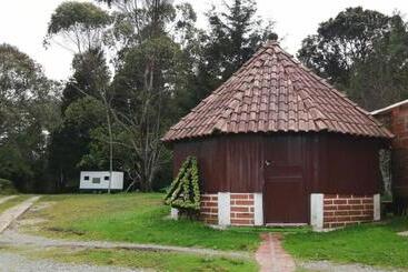 Al Bosque Hostel & Glamping