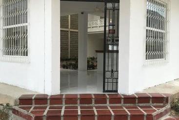 هتل Boutique High Park