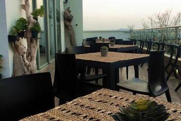Hausen Hotel Suites