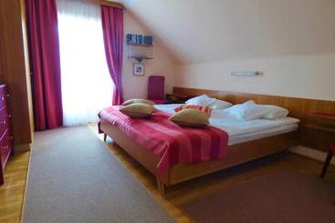 هتل Haus Thon