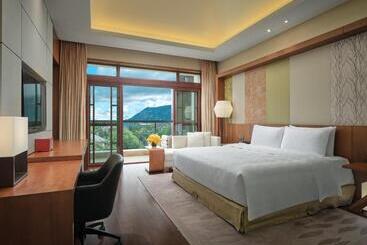 Hualuxe Hotels & Resorts Kunming, An Ihg