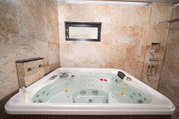 Libentia Hotel & Pool Villa