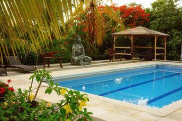 هتل Playa Tranquilo B&b And Dive Shop