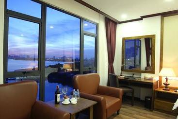 هتل West Lake Homes