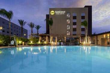 Suncoast Park Hotel Anaheim Resort, Tapestry By Hilton