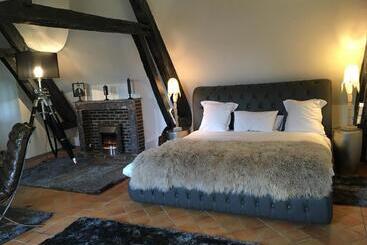 تختخواب و صبحانه Demeure Des Vieux Bains