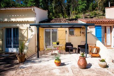 Bed and Breakfast Domaine De La Provenç âne Le Pigeonnier