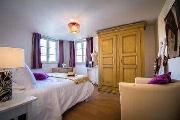 تختخواب و صبحانه Le Hameau D Eguisheim  Chambres D Hotes & Gites