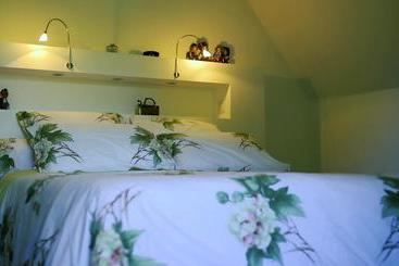 ベッドアンドブレックファースト Les Camelias