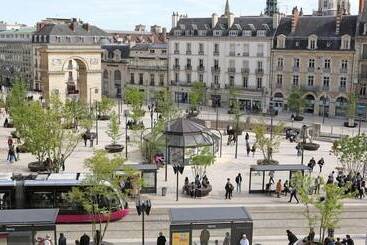 هتل Hôtel Lamartine  Parking Dauphine