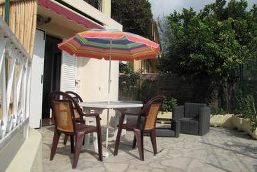 هتل Hôtel Le Chaudron