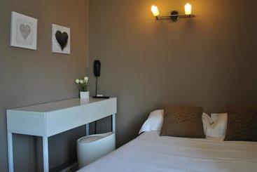 هتل Les Voyageurs