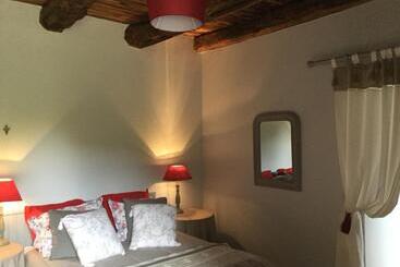 住宿加早餐  Chambres D Hôtes Domaine Du Bois Basset